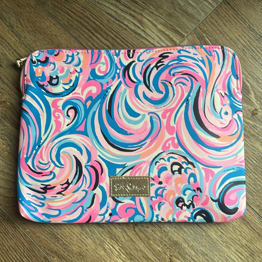 NWOT. LILLY PULITZER CATCH ALL POUCH